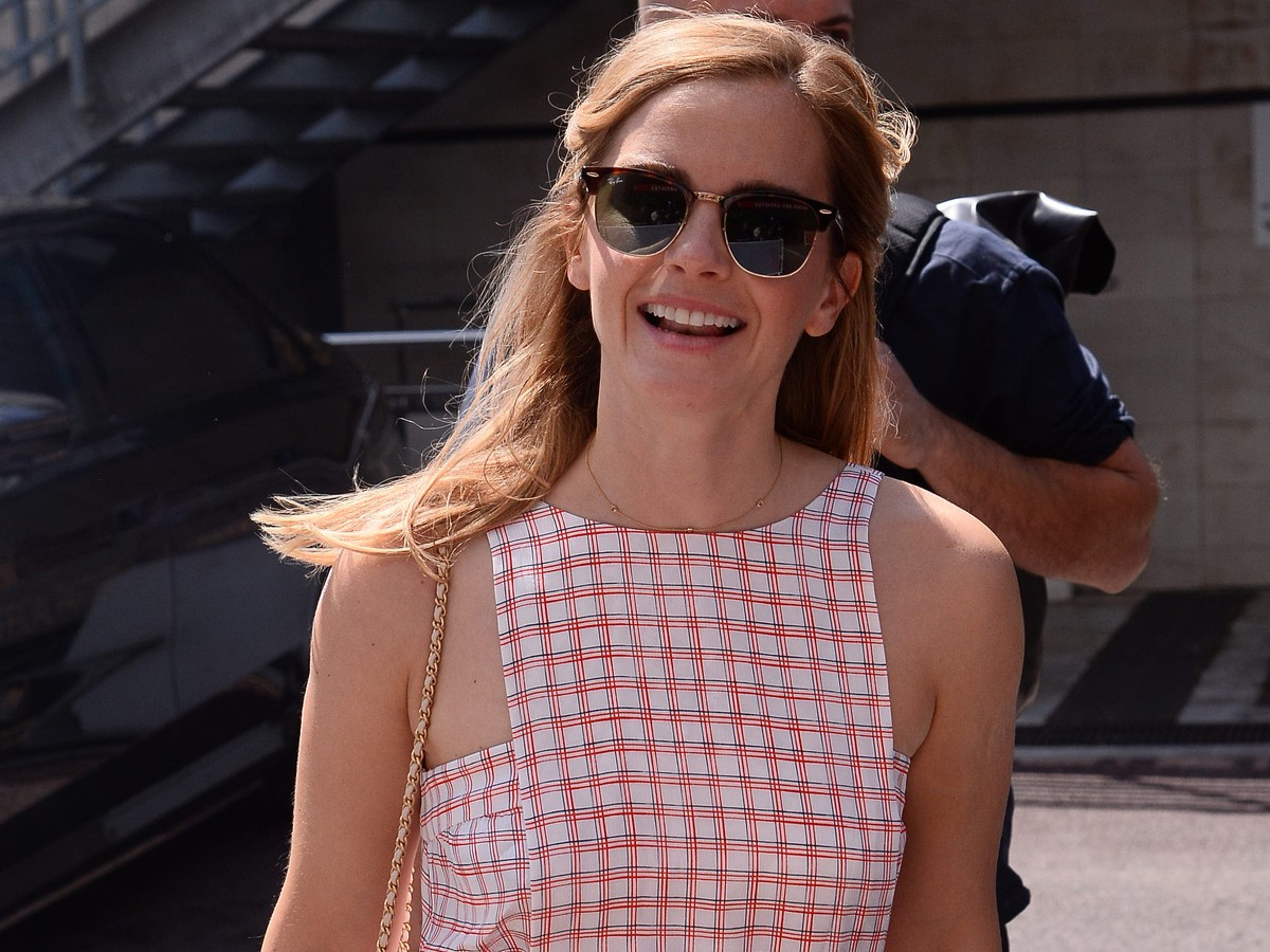 Φόρεμα: Η Emma Watson μας δίνει το απόλυτο inspo του καλοκαιριού!
