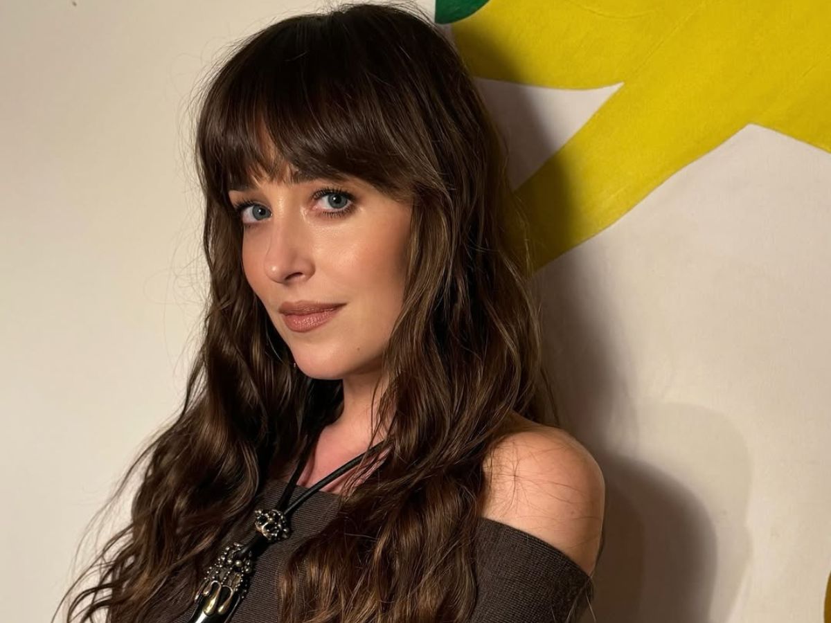 Dakota Johnson: Εξυμνεί για άλλη μια φορά το boho hairstyle