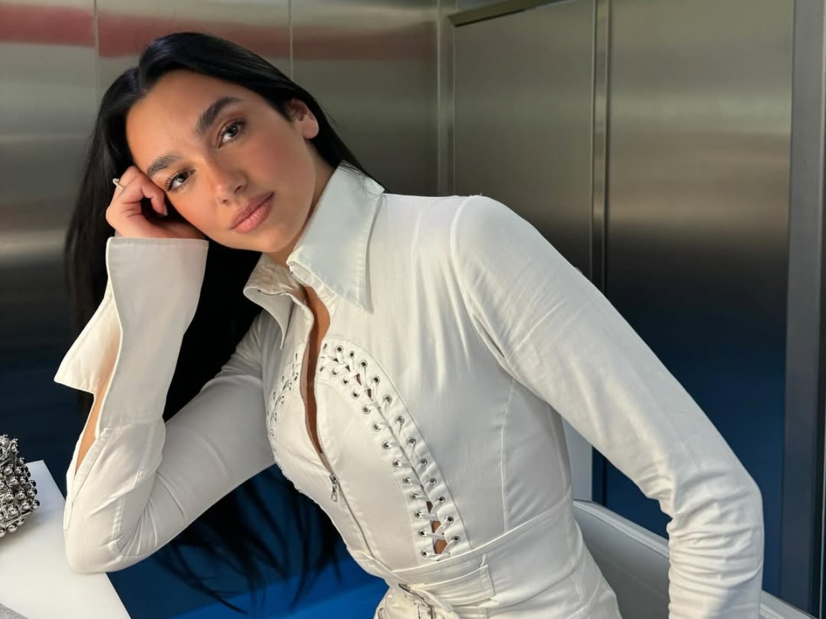 Dua Lipa: Φοράει πράσινη μάσκαρα – Το next big thing του καλοκαιριού!
