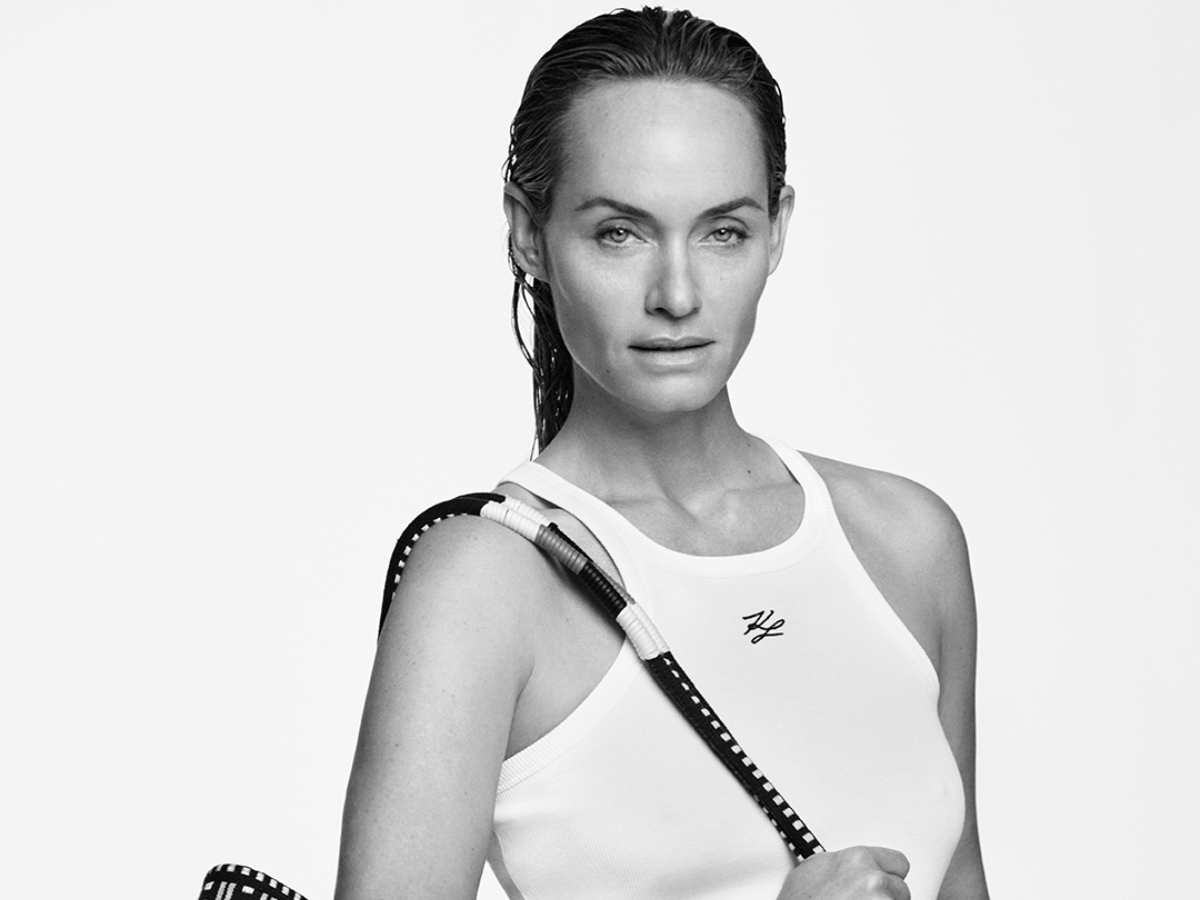 Karl Lagerfeld: Η Amber Valletta σχεδιάζει την τέλεια city τσάντα για το καλοκαίρι