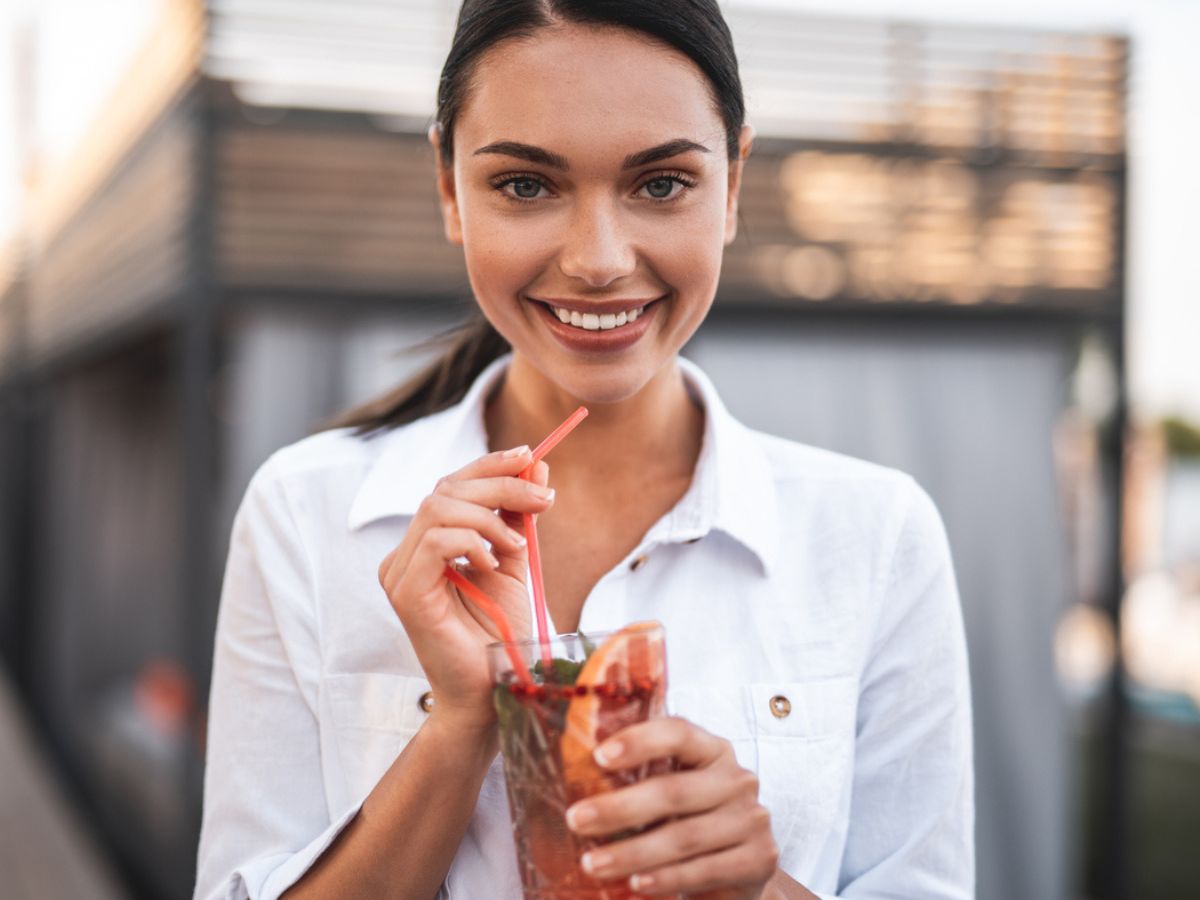 Kombucha: Μια υπερτροφή πλούσια σε προβιοτικά που κατακλύζει τον κόσμο του wellness