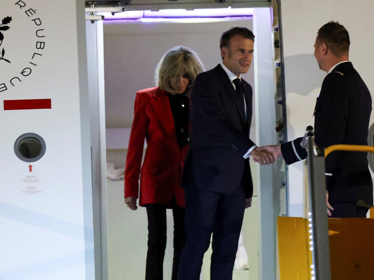 Μπριζίτ Μακρόν σε Εμανουέλ Μακρόν: «Ξεκουμπίσου χαμένε» – Ειδικός ανάγνωσης χειλιών αποκαλύπτει για τα δευτερόλεπτα μετά το χαστούκι