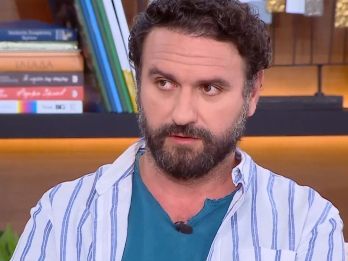 Μελέτης Ηλίας: «Κάθε φορά που αποκαλώ τη γυναίκα μου “αγαπούλα”, η κόρη μας κάνει “ίου”»