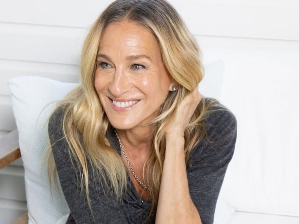 H Sarah Jessica Parker υιοθέτησε ξανά το εμβληματικό «Carrie Bradshaw» hair look της