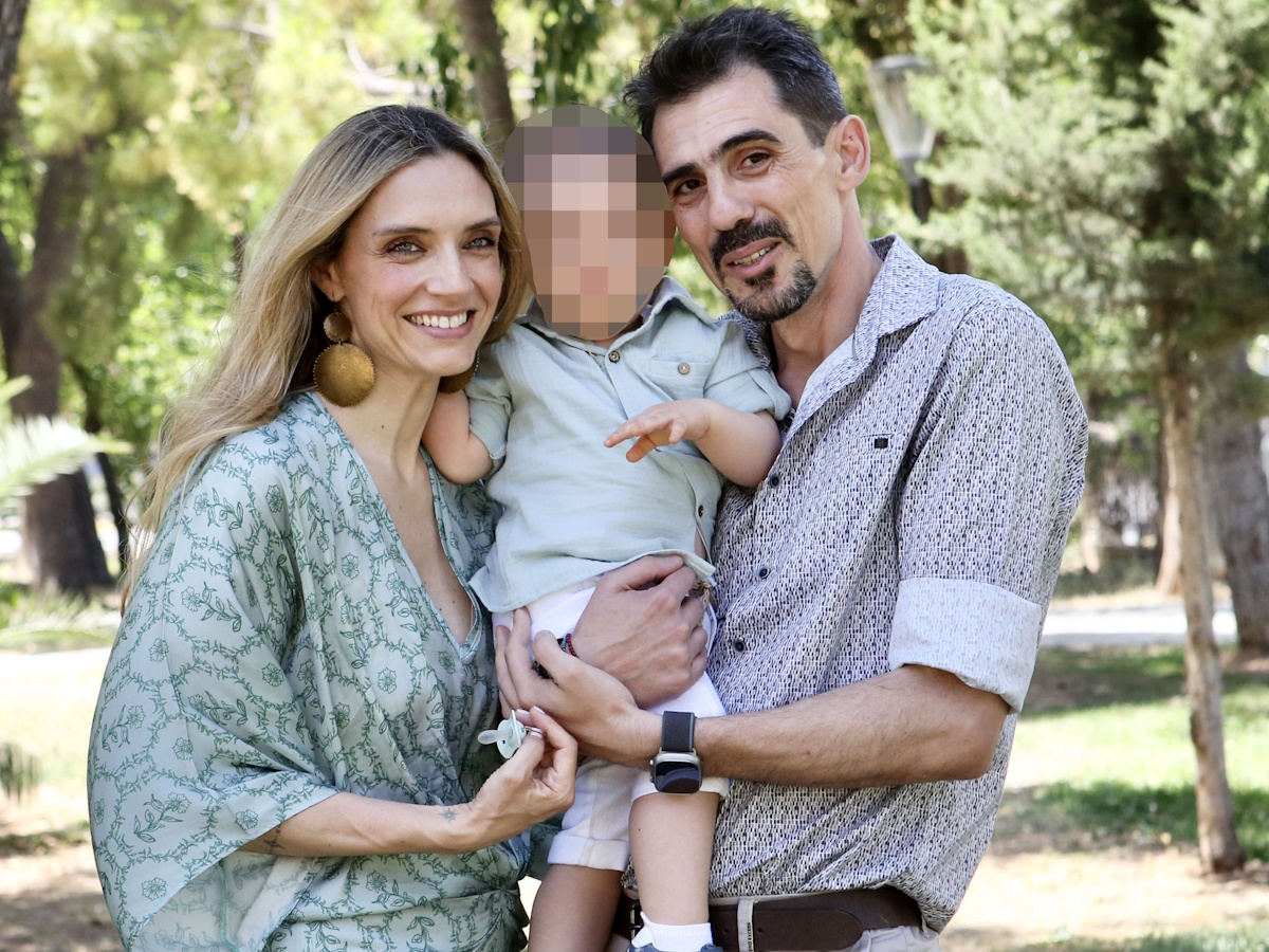 Η Μαρία Ένεζλη βάφτισε τον γιο της – Φωτογραφίες