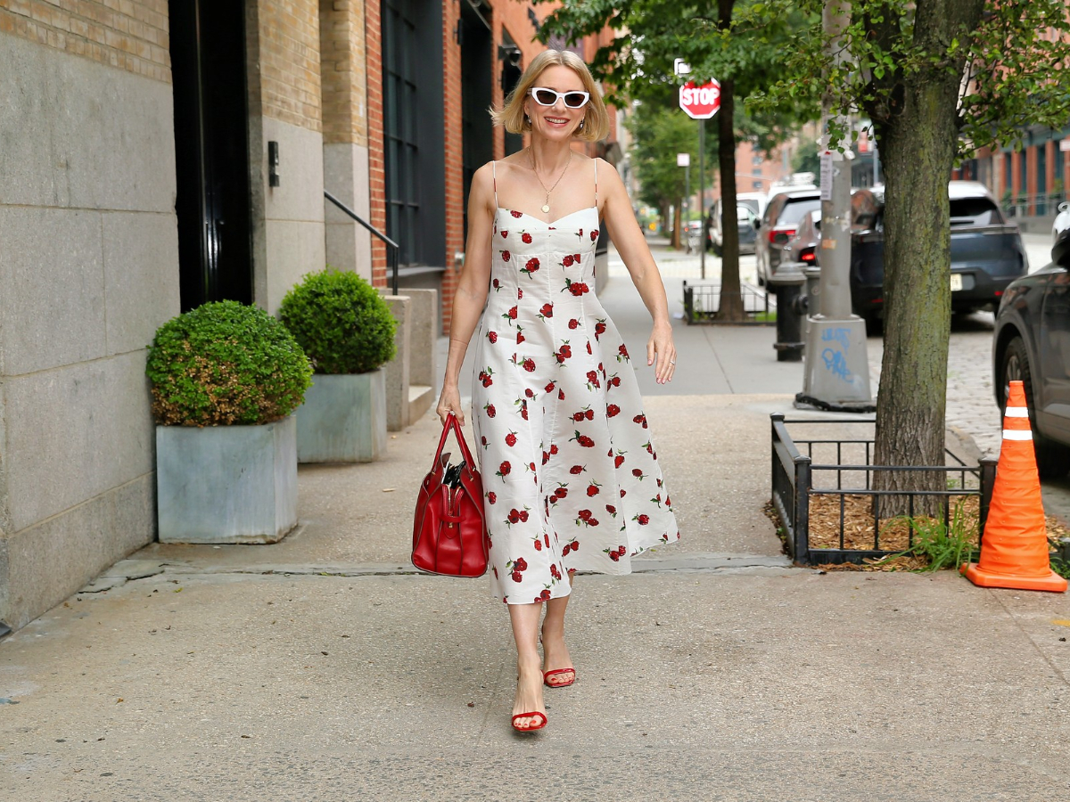Καλεσμένη σε βάφτιση: Η Naomi Watts σου έχει το ιδανικό look για την περίσταση