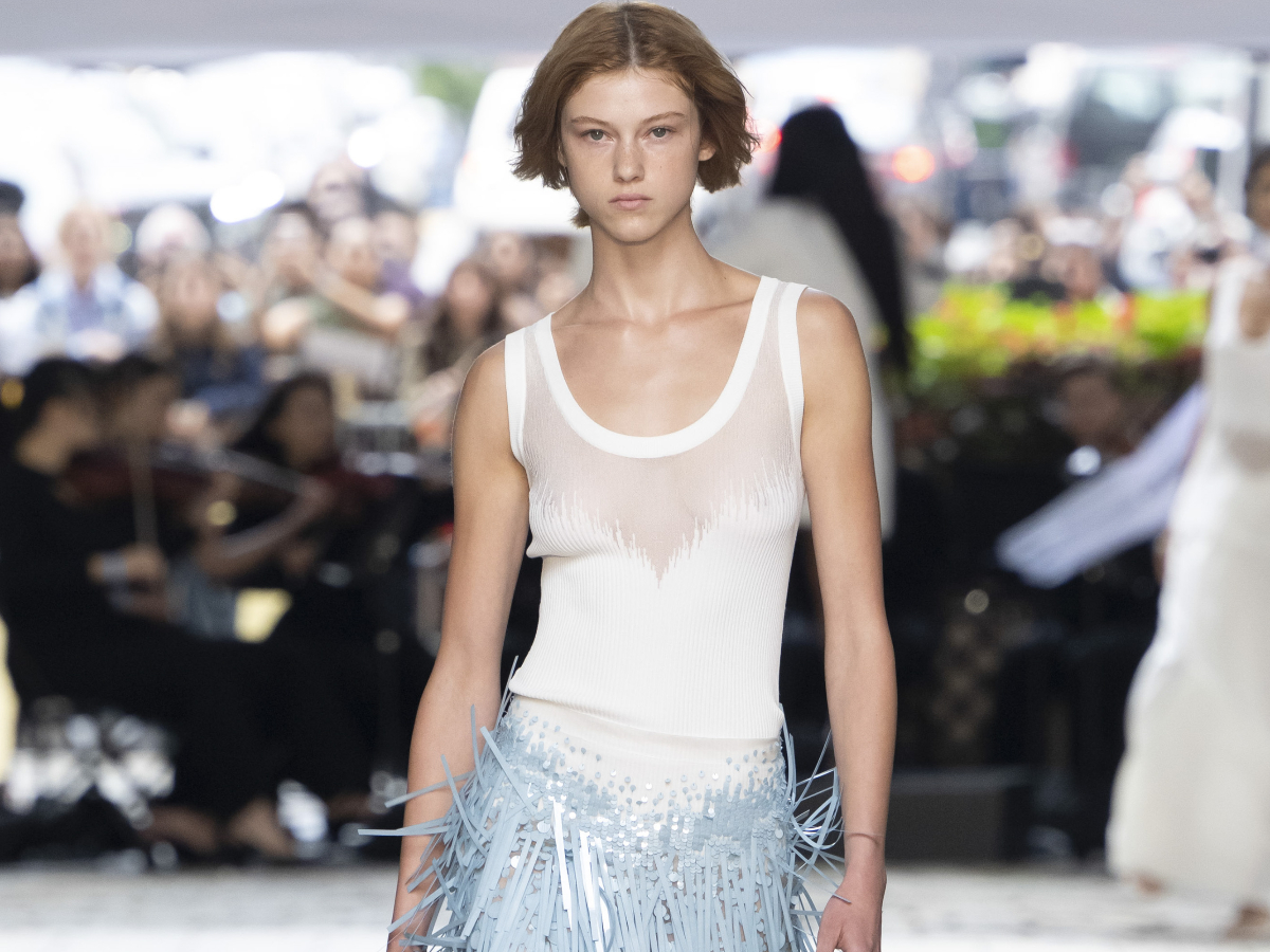 Βaby blue: Το chic παστέλ που θα φορέσουμε όλες αυτό το καλοκαίρι