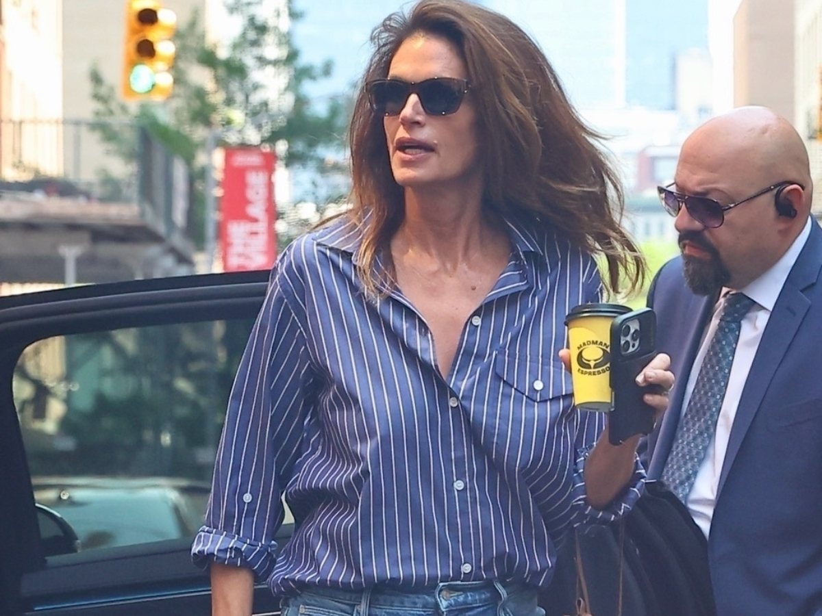 Rich Mom Style: Η Cindy Crawford μας δείχνει το μυστικό για το υιοθετήσεις τώρα στην πόλη