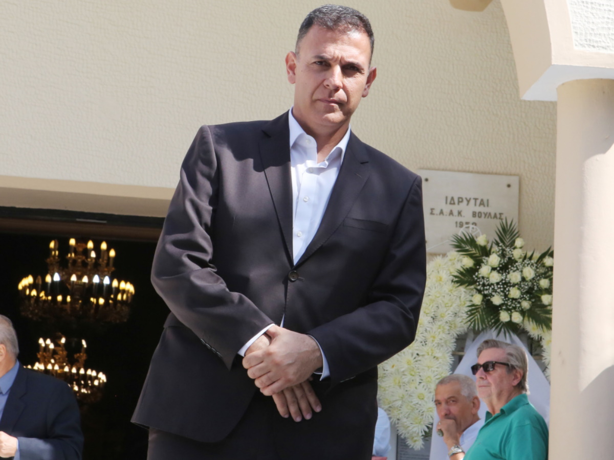 Σε βαρύ πένθος ο Γιώργος Καραμέρος – Πέθανε η μητέρα του ύστερα από πολύμηνη νοσηλεία