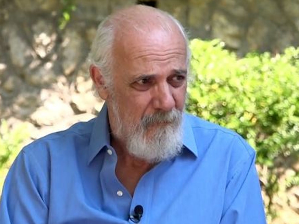 Γιώργος Κιμούλης: «Είναι επικίνδυνο να αντέχεις τη χυδαιότητα των άλλων – Αν δεν προσέξεις, γίνεσαι και εσύ χυδαίος»