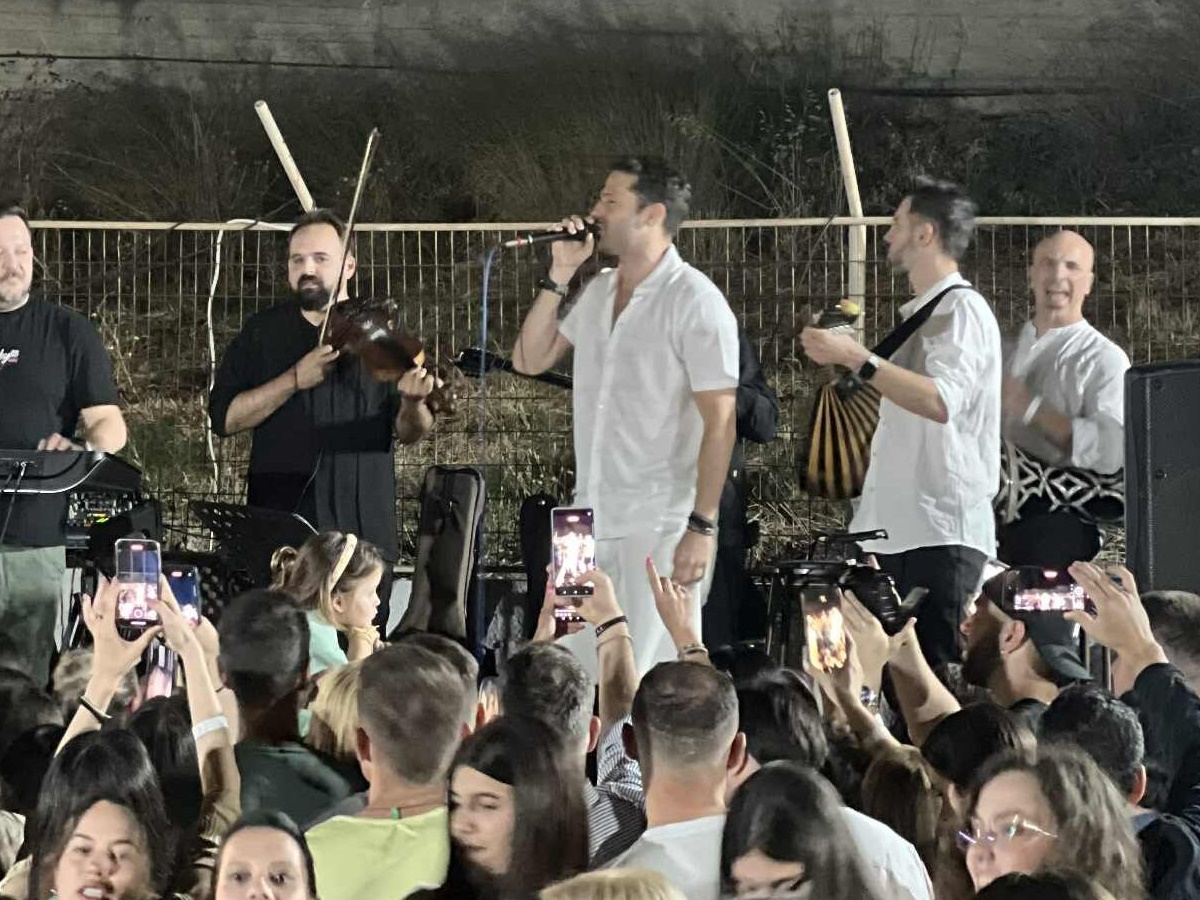 Κωνσταντίνος Αργυρός: Πήγε σε πανηγύρι στην Τήνο και ξεσήκωσε το κοινό – Δες βίντεο