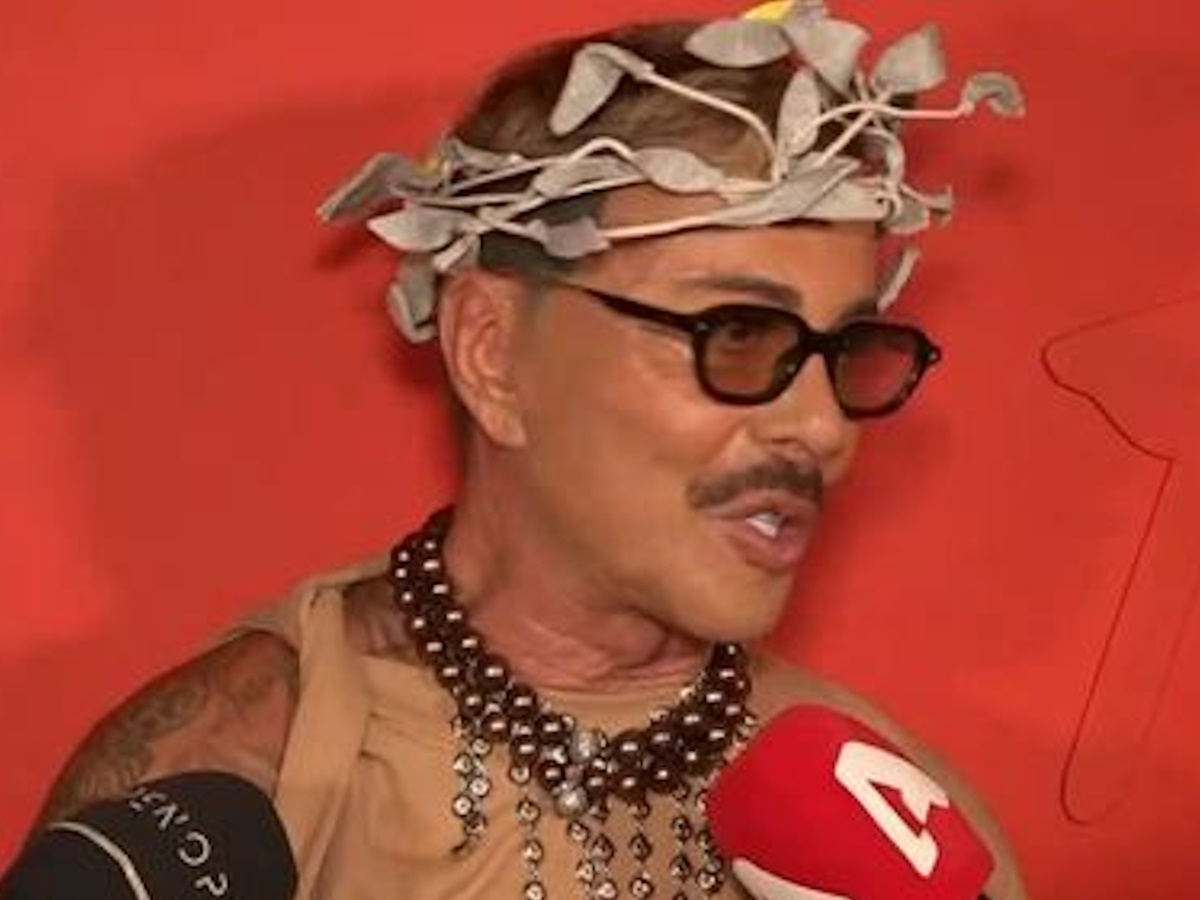 Λάκης Γαβαλάς: Αντέδρασε στα αρνητικά σχόλια για το τρέιλερ του GNTM – «Πείτε μας τι είναι το ακριβό γιατί εγώ ξέρω μόνο το πανάκριβο»