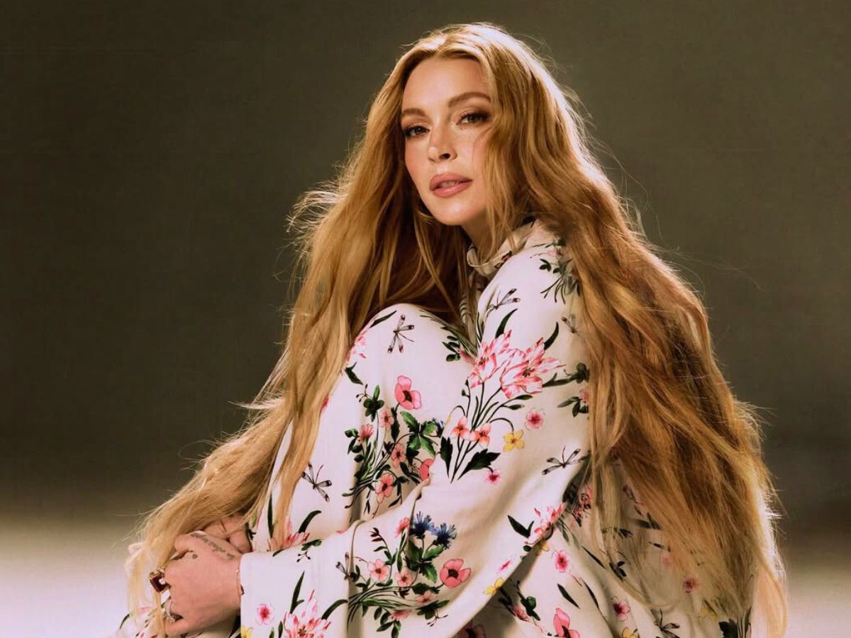 Lindsay Lohan: Με μονοχρωματικό peachy μακιγιάζ
