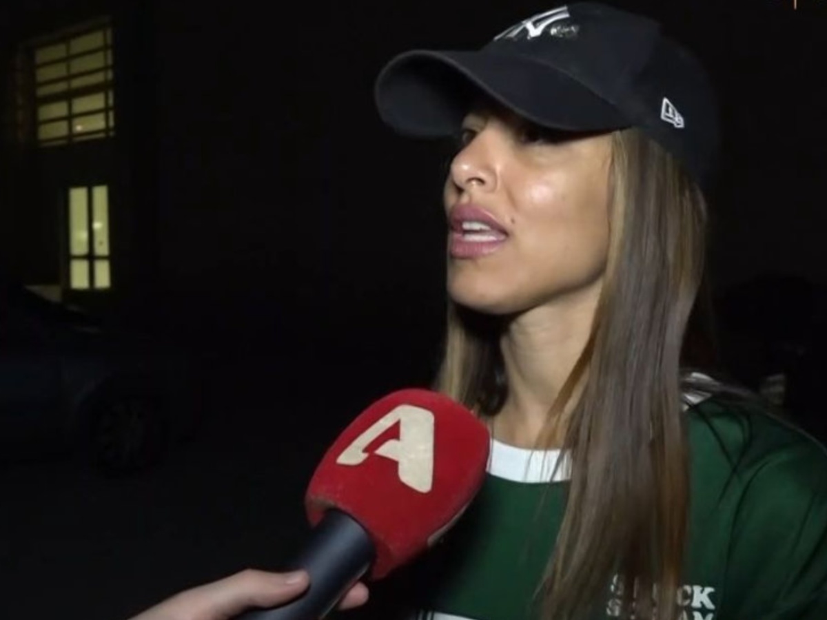 Μαρίνα Σάττι: «Ο πρωτογενής μου στόχος δεν είναι να γίνω viral, πιο πολύ να φτιάχνω πράγματα που να συνδιαλέγονται με το σήμερα»