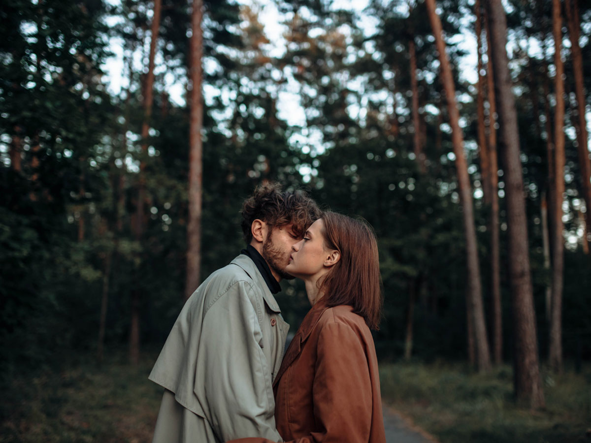 Monogamish: Τι είναι και γιατί όλο και περισσότερα ζευγάρια το επιλέγουν;