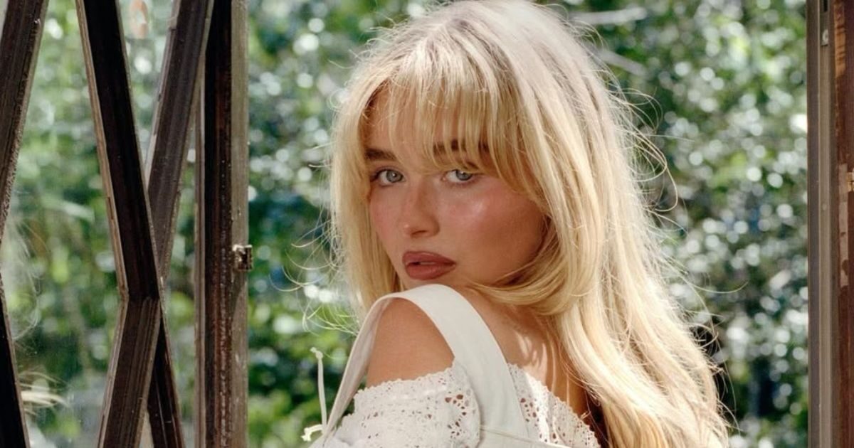 Sabrina Carpenter: Ποζάρει με πιο μακριά μαλλιά από ποτέ στο εξώφυλλο ...
