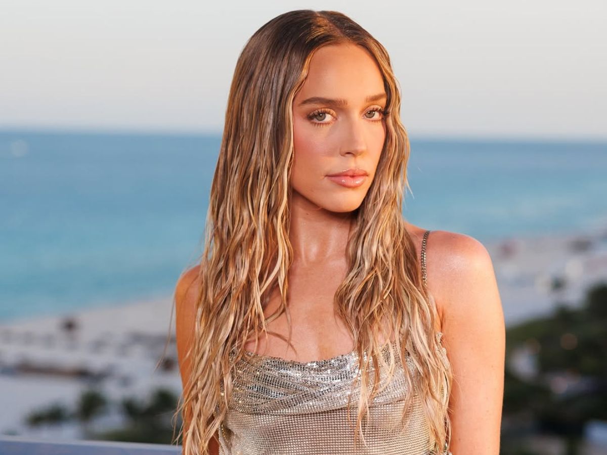 Velvet Blonde: Μια ακόμη ξανθιά απόχρωση μαλλιών που θα δούμε παντού το καλοκαίρι