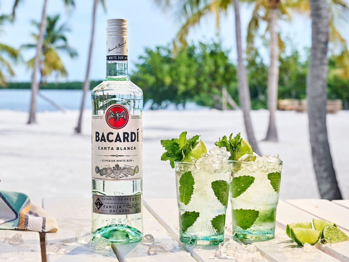 Σαν τη Χαλκιδική με Bacardi δεν έχει!