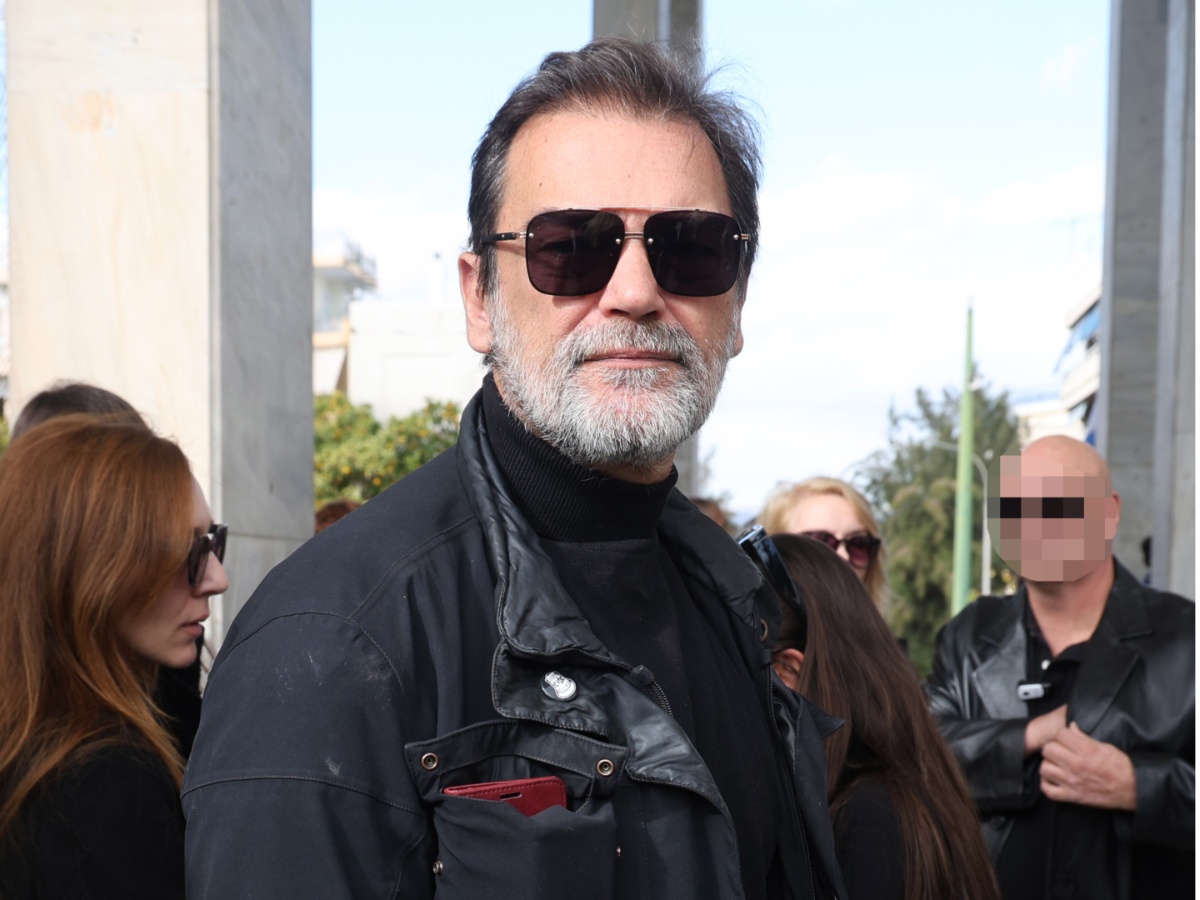 Κωνσταντίνος Καζάκος: Η συγκινητική ανάρτηση για τα 33 χρόνια από τον θάνατο της μητέρας του, Τζένης Καρέζη