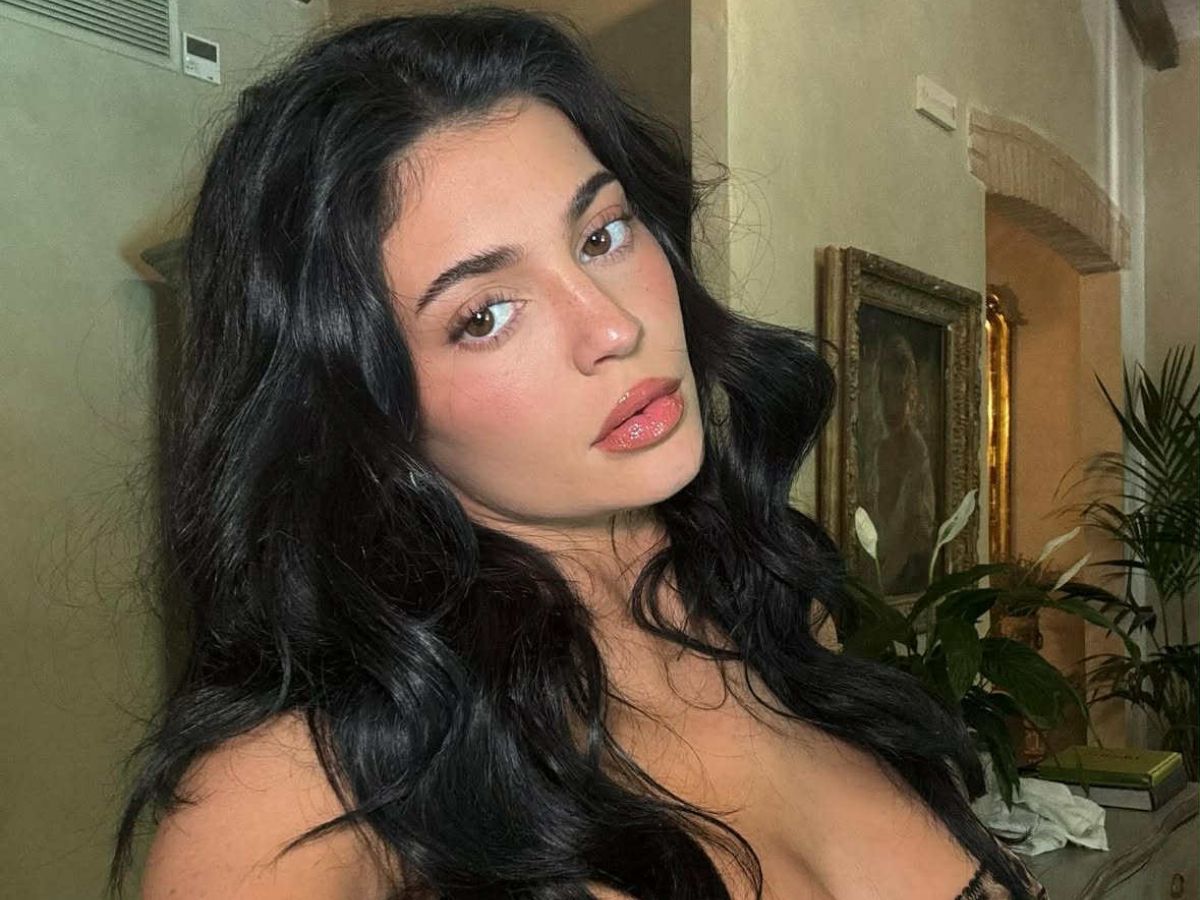 Κylie Jenner: Mε glam beach look στην Τοσκάνη