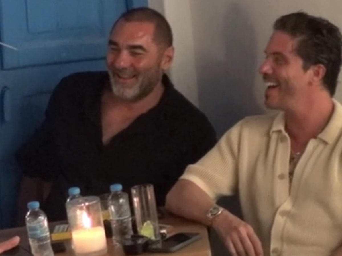Νίκος Οικονομόπουλος: Η επίσκεψη στο ξενοδοχείο του στη Μύκονο και η βραδινή έξοδος στα σοκάκια του νησιού