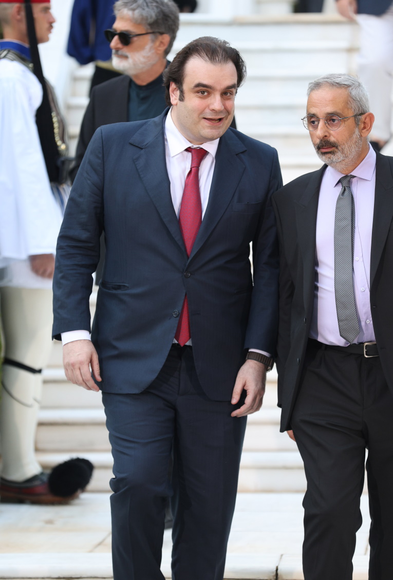 Προεδρικό Μέγαρο: Οι γυναικείες παρουσίες της δεξίωσης - Οι αέρινες, οι κομψές και οι «εκτός θέματος» 36 s