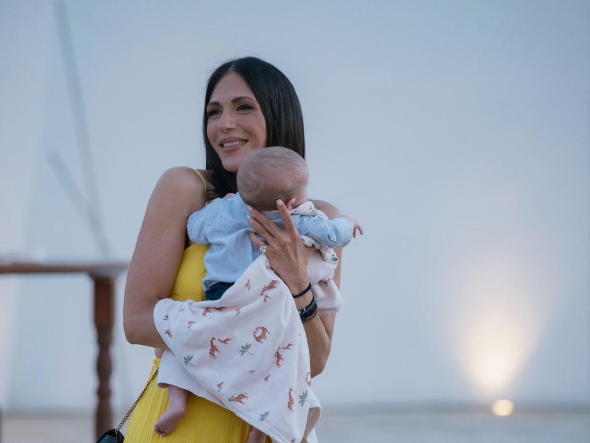 Ανθή Βούλγαρη: Η φωτογραφία από την παραλία με τον πέντε μηνών γιο της