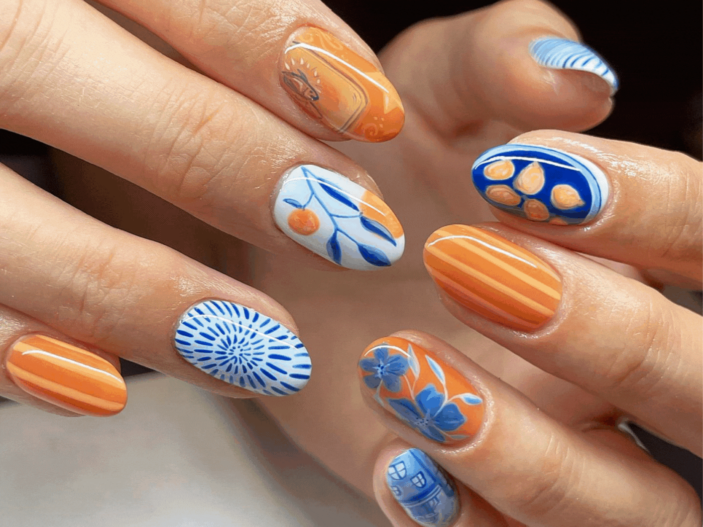 Orange nails: Το ζουμερό μανικιούρ που αναδεικνύει το μαύρισμά σου