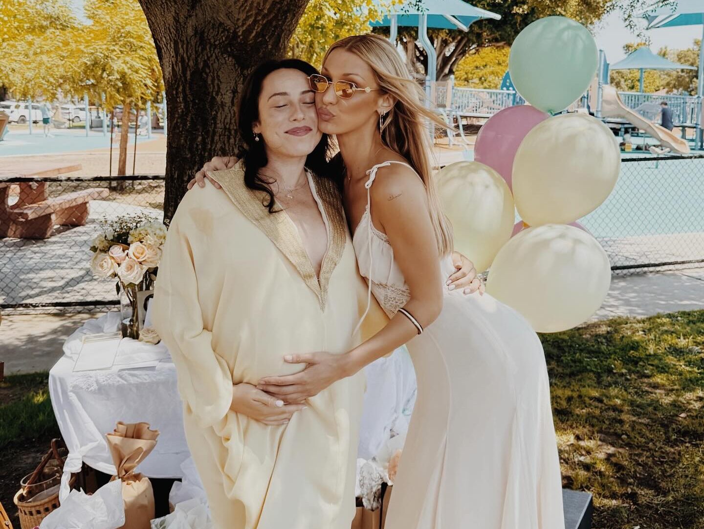 Το boho φόρεμα της Bella Hadid είναι το κομμάτι που λείπει από τη βαλίτσα των διακοπών σου