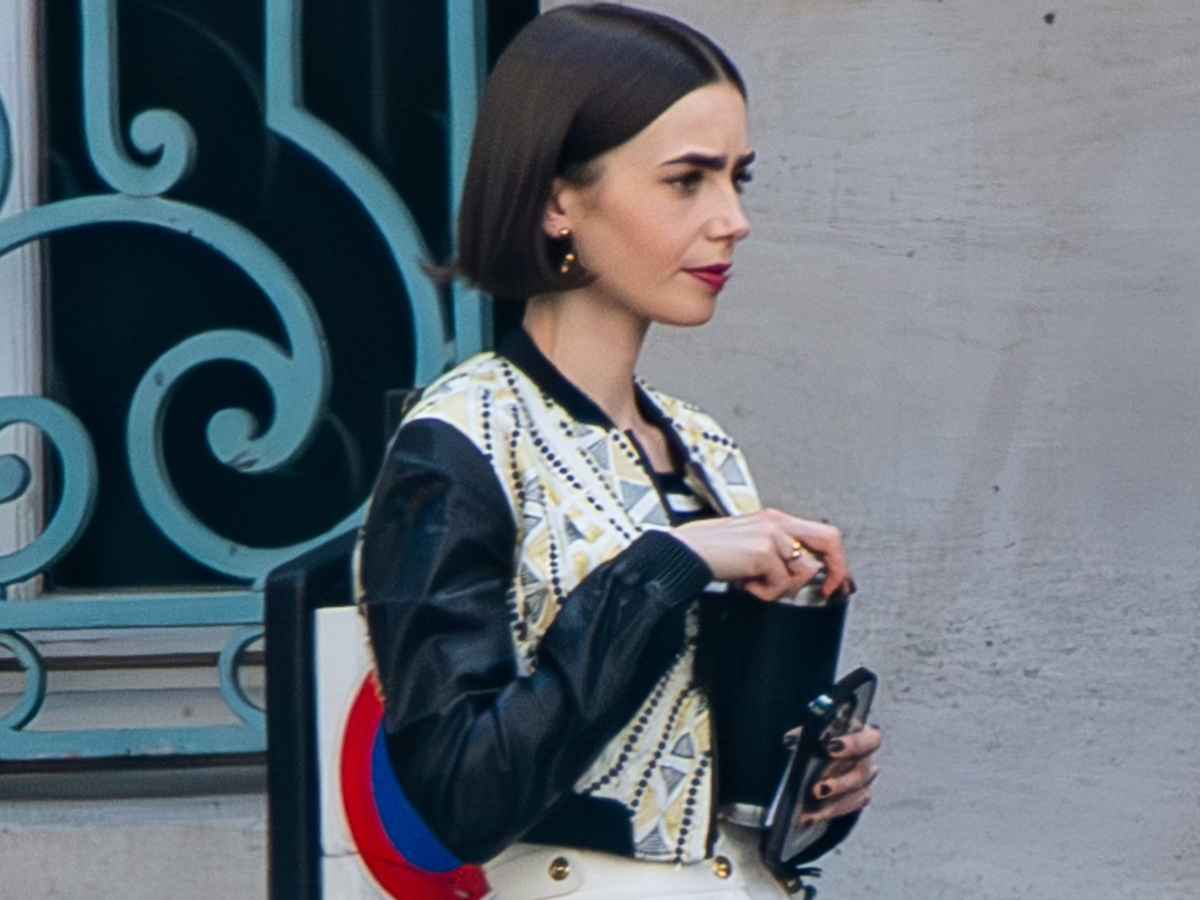 Emily in Paris: Η μεγάλη τάση του φθινοπώρου που ήδη εμφανίστηκε στα γυρίσματα της 5ης σεζόν