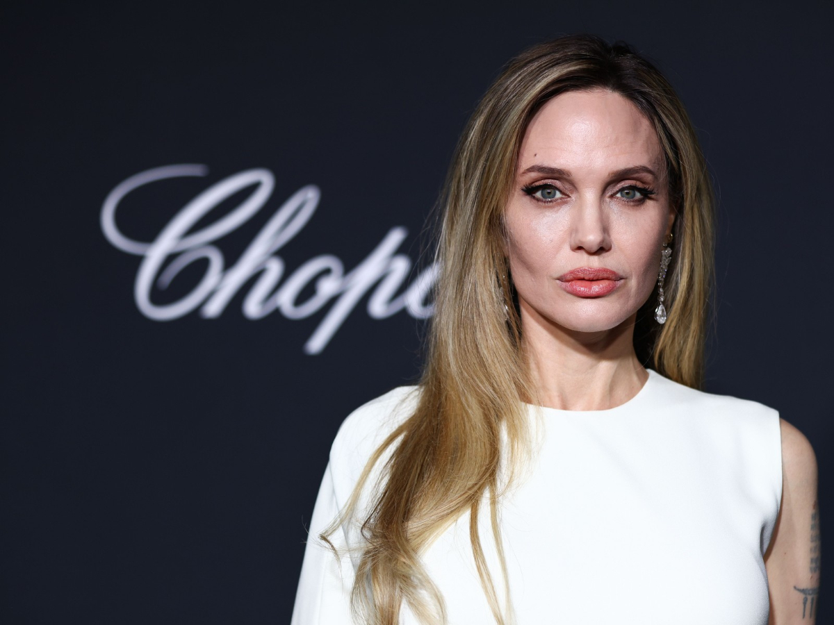 Angelina Jolie: Από το Hollywood στην Εβδομάδα Μόδας του Παρισιού
