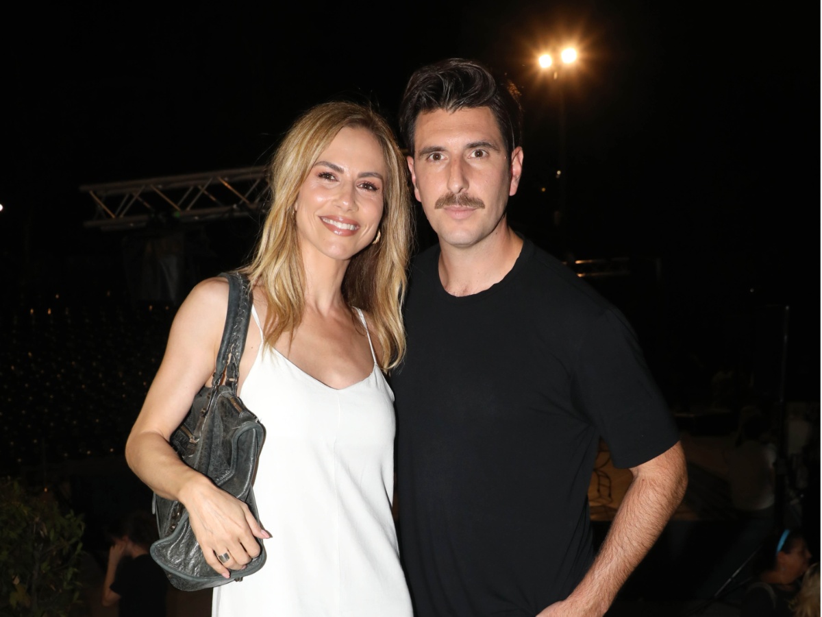 Ντορέττα Παπαδημητρίου: Φωτογραφίζεται με το καπέλο του Γιώργου Γεροντιδάκη στις διακοπές τους