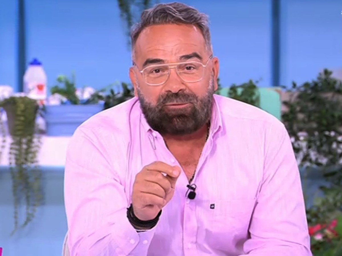 Γρηγόρης Γκουντάρας: «Βοήθεια! Η κατάσταση είναι δραματική» – Οι αναρτήσεις για τη φωτιά στην Παλαιά Φώκαια
