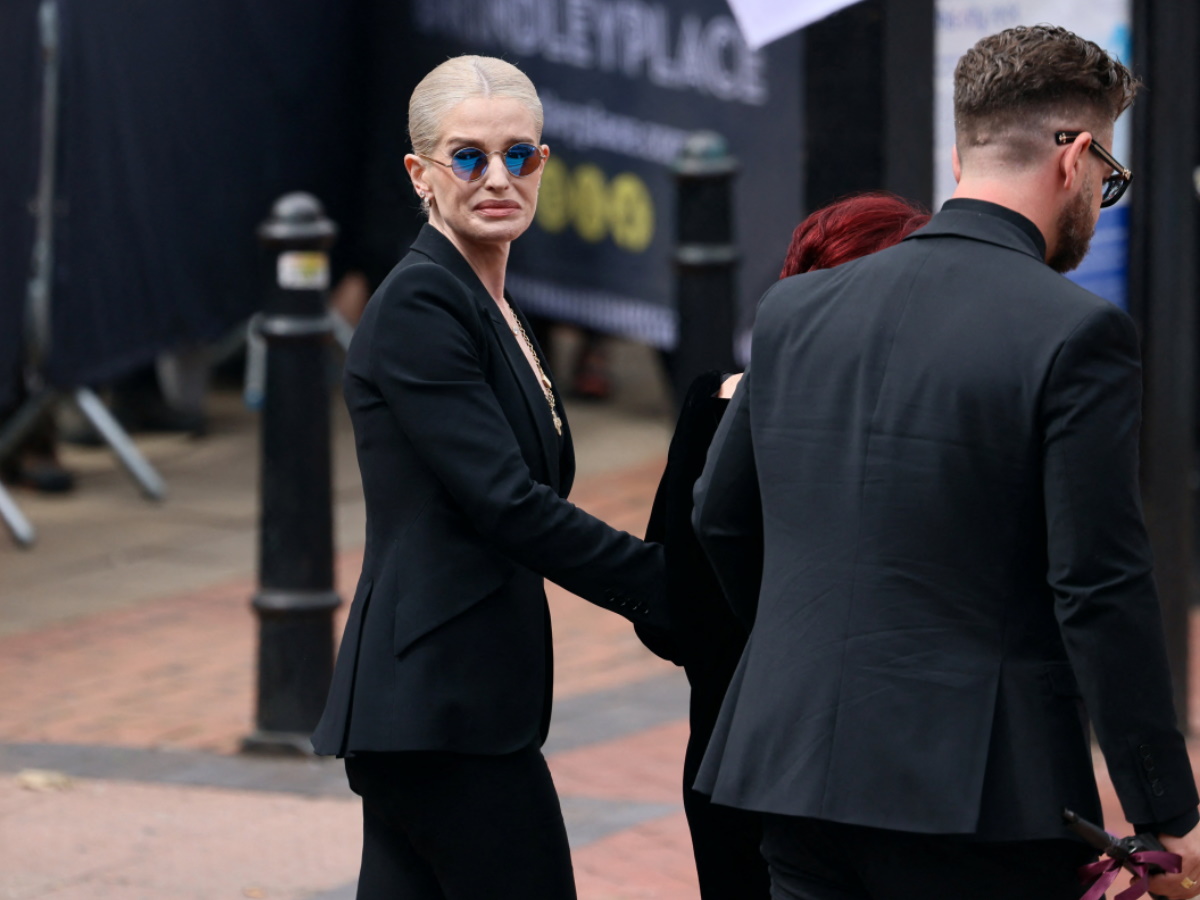 Kelly Osbourne: Απέτισε φόρο τιμής στον πατέρα της λίγες ημέρες μετά την κηδεία του