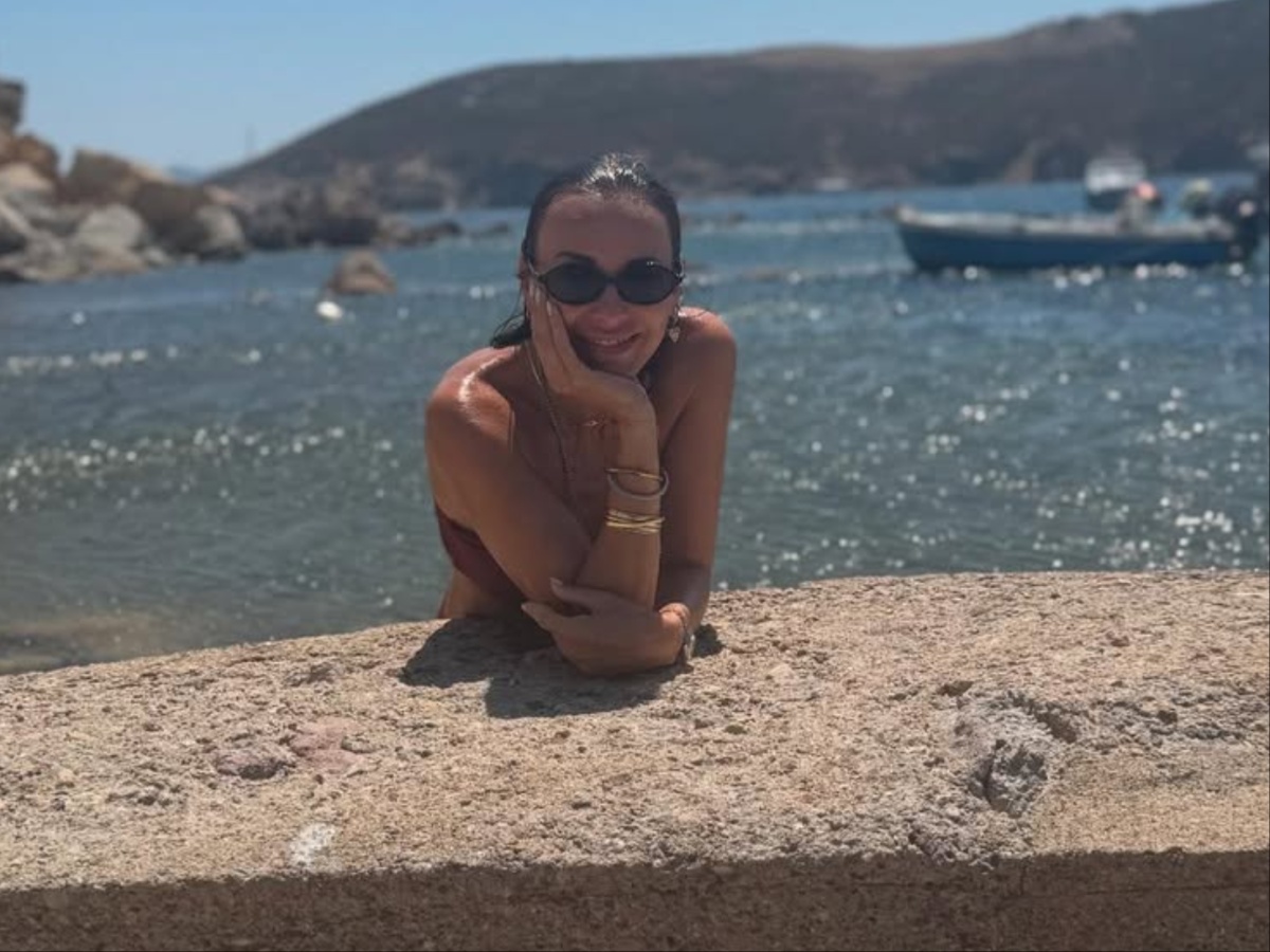 Μπέττυ Μαγγίρα: Με εντυπωσιακό μπικίνι συνεχίζει τις διακοπές της στην Πάτμο