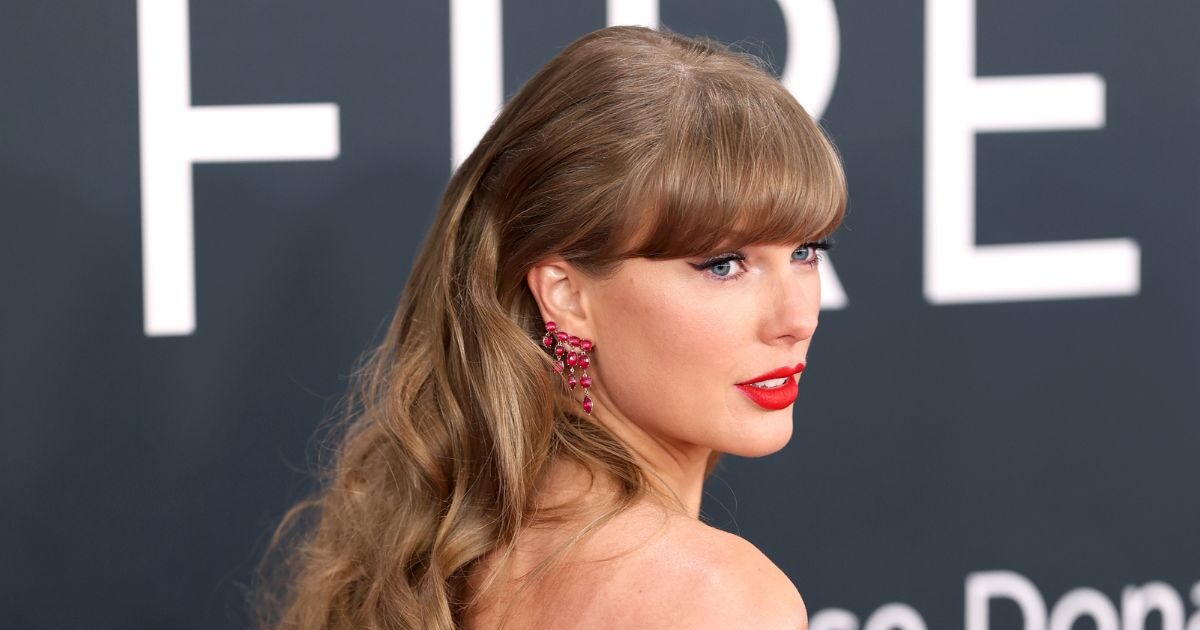 Taylor Swift: Αρραβωνιάστηκε με το απόλυτο milky nude μανικιούρ