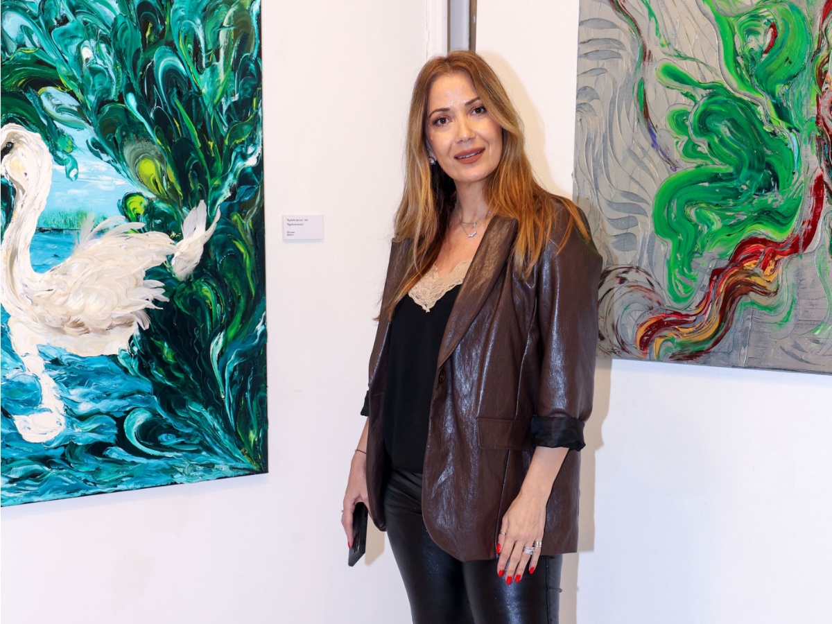 Γιώτα Τσιμπρικίδου: «Μου έλεγαν ότι αν δε γίνω ξανθιά, δεν θα κάνω ποτέ καριέρα»