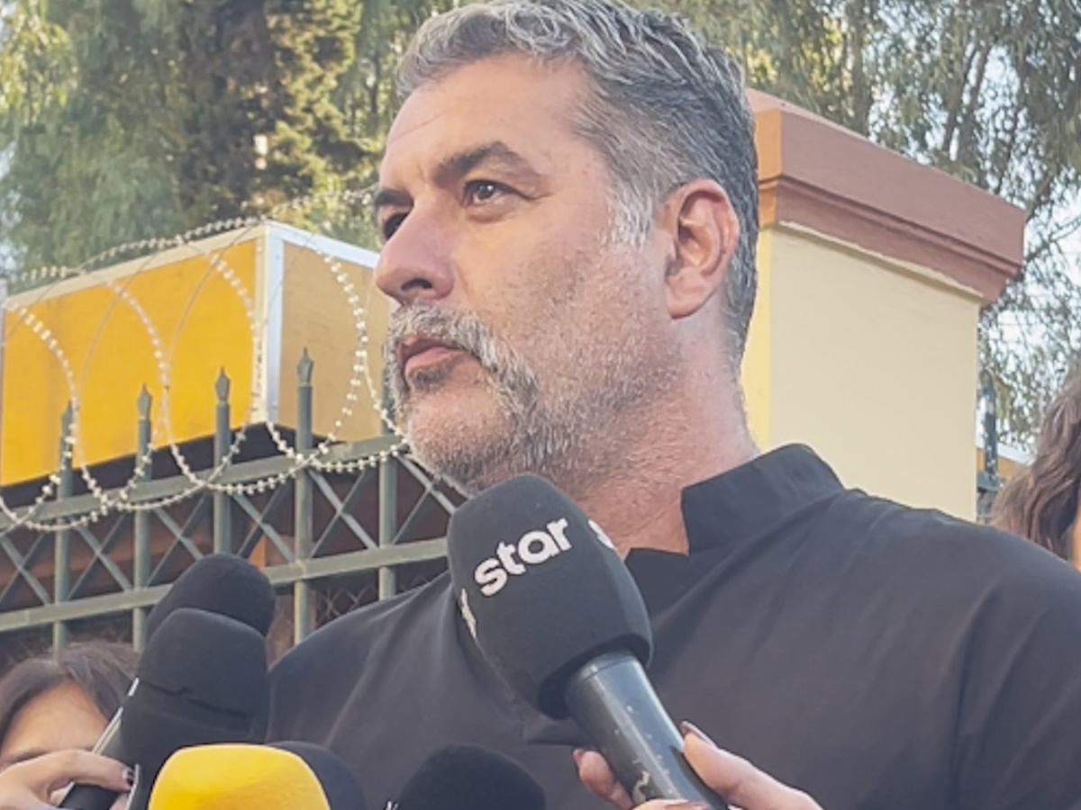 Βασίλης Μπισμπίκης στις κάμερες: «Δεν εγκατέλειψα, δεν κρύφτηκα» – Αναβολή στη δίκη για τις 8 Οκτωβρίου