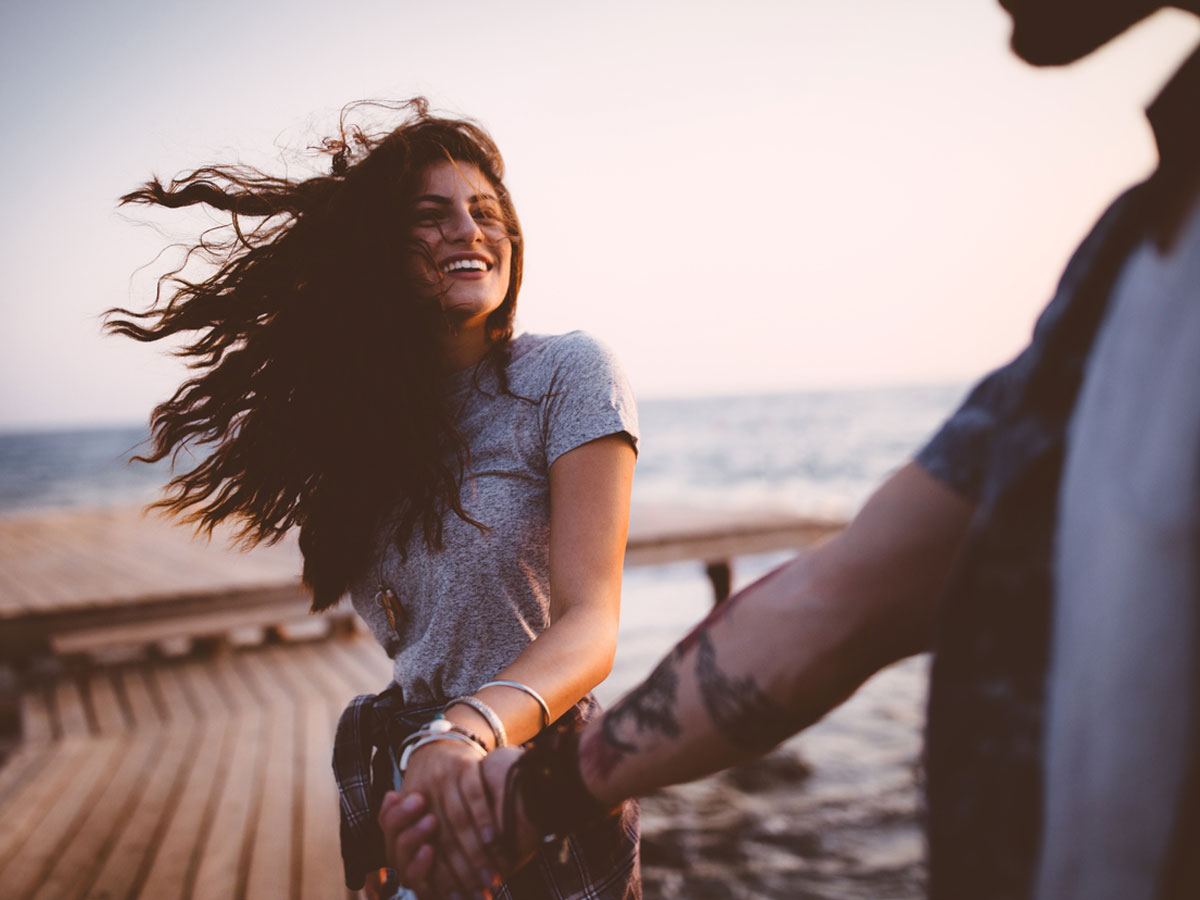 Τι είναι το «boyfriend sickness» και γιατί μπορεί να το πάθεις κι εσύ
