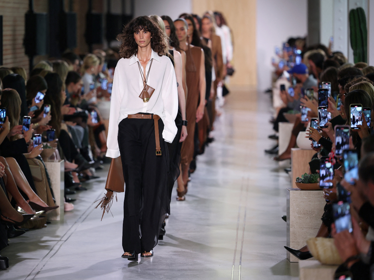 Michael Kors: Ο σχεδιαστής κατάφερε για μία ακόμη φορά να ισορροπήσει άψογα ανάμεσα στη γοητεία και την άνεση