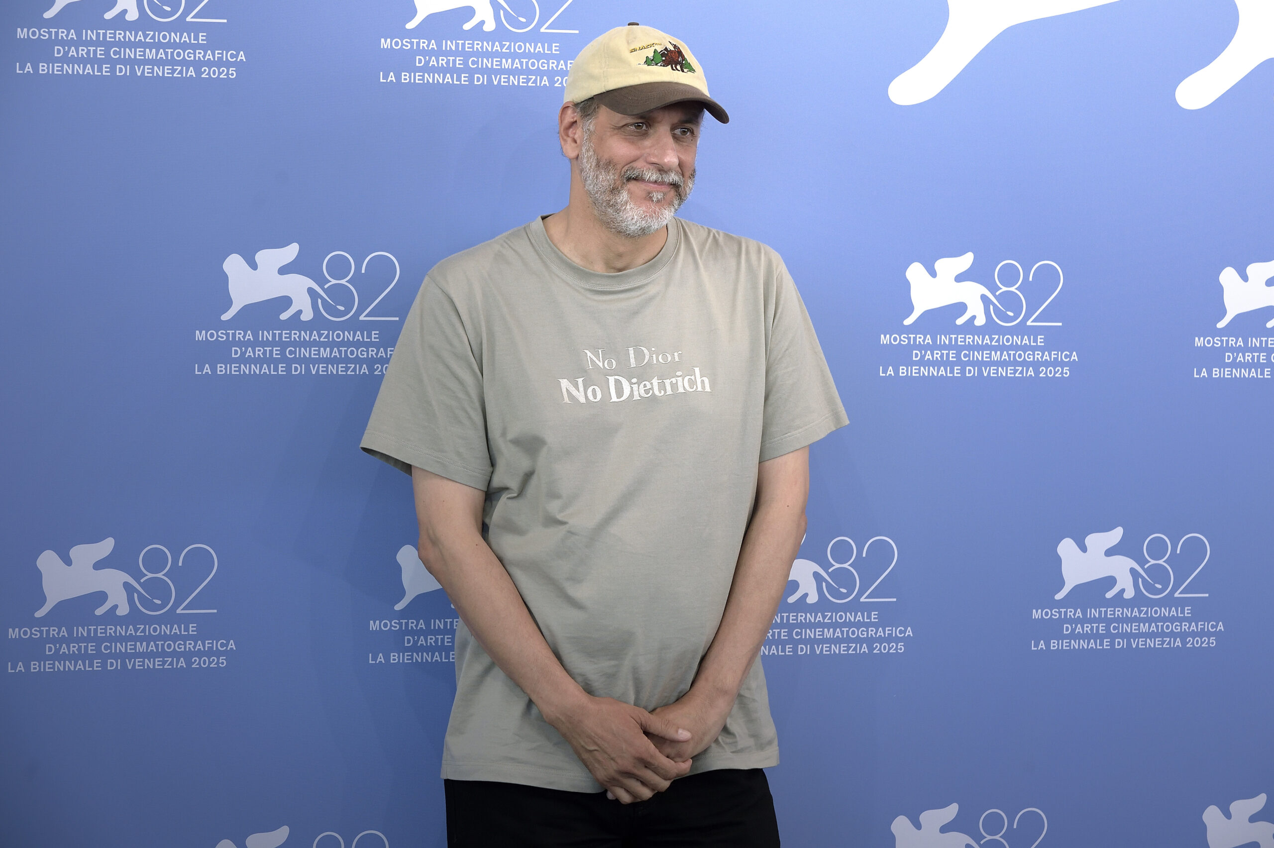 No Dior, No Dietrich: Ο Luca Guadagnino γράφει ιστορία στη Βενετία «φορώντας» την θρυλική φράση