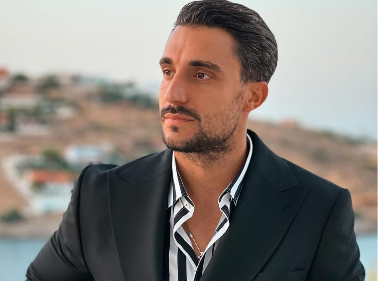 Σάκης Κατσούλης: Η νέα θεραπεία μετά τη διάγνωση με αιφνίδια βαρηκοΐα – Η φωτογραφία από τον θάλαμο υπερβαρικού οξυγόνου