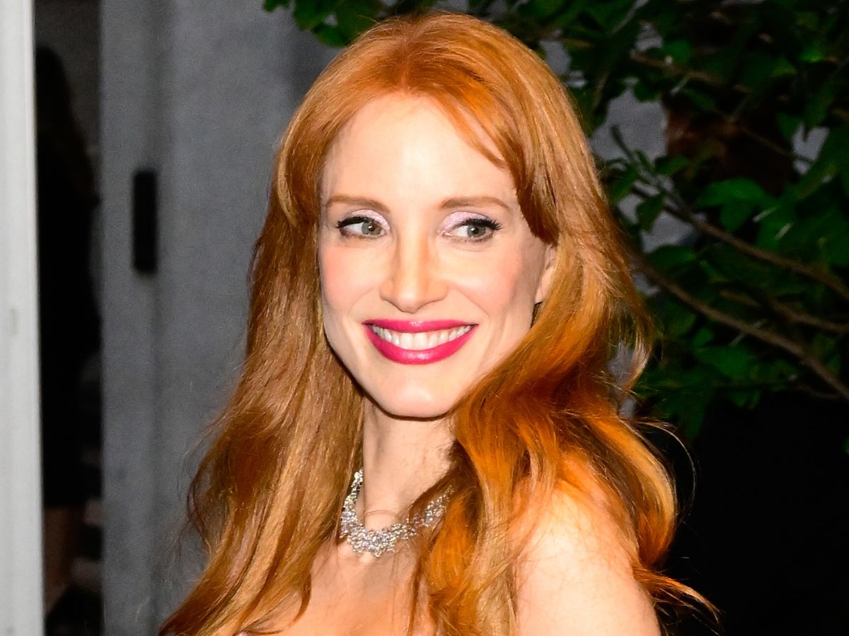 Caring for Women 2025: Τα beauty looks των celebrities που ξεχώρισαν στο gala της Kering
