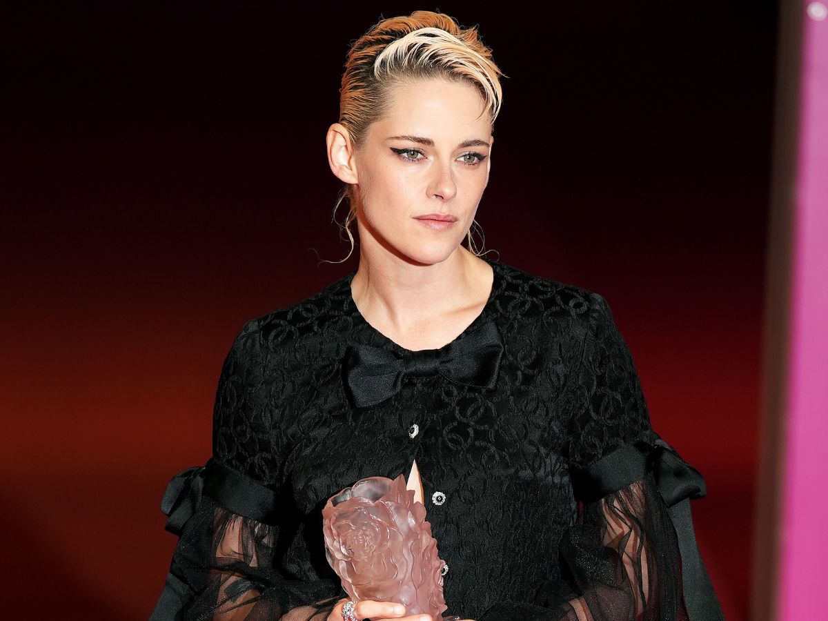 Tα 3 wet hair looks που υιοθέτησε η Kristen Stewart στο Deauville American Film Festival