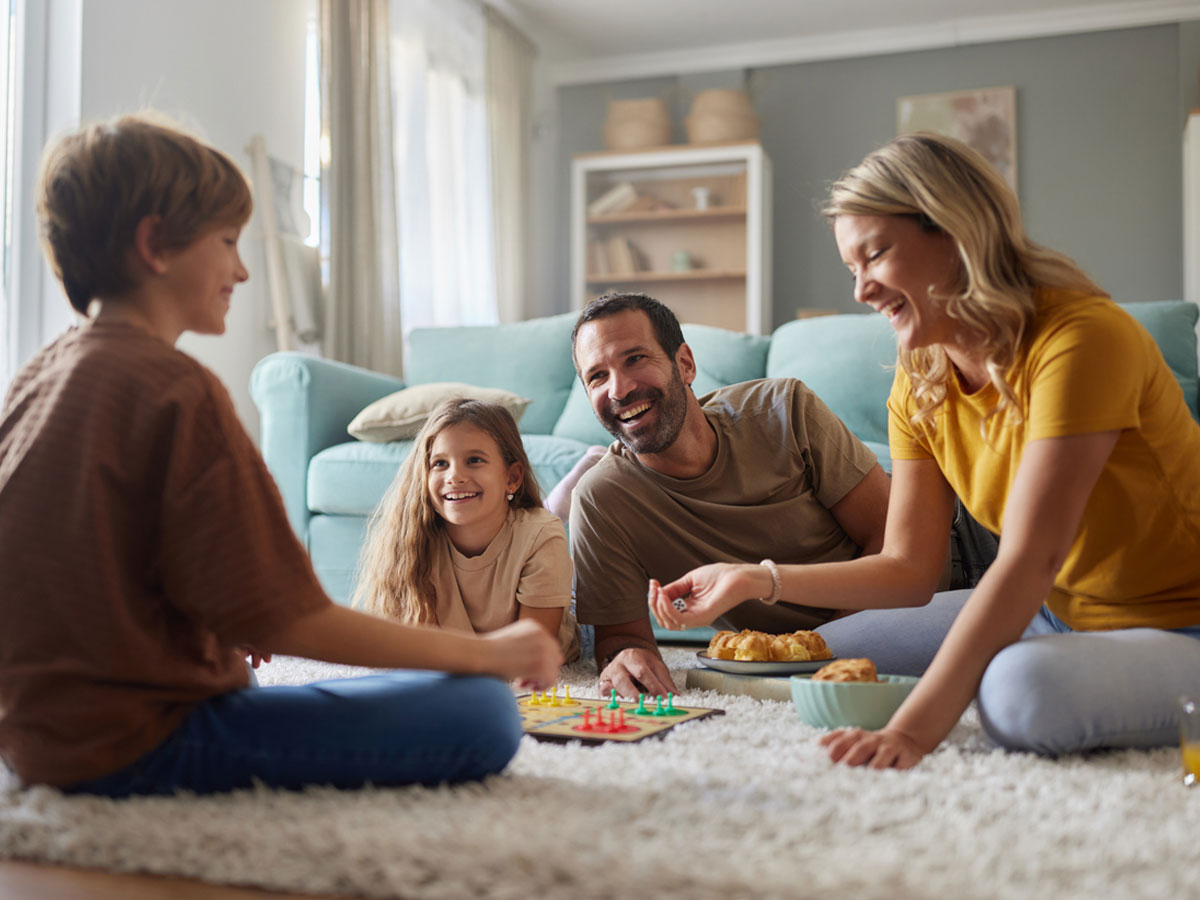 Γιατί τα παιδιά μας κάνουν να γελάμε; Το χιούμορ μέσα από τα μάτια τους