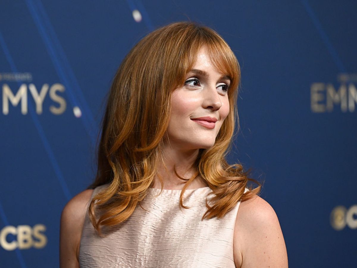 Leighton Meester: Εμφανίστηκε στο κόκκινο χαλί με copper απόχρωση μαλλιών και 50s χτένισμα
