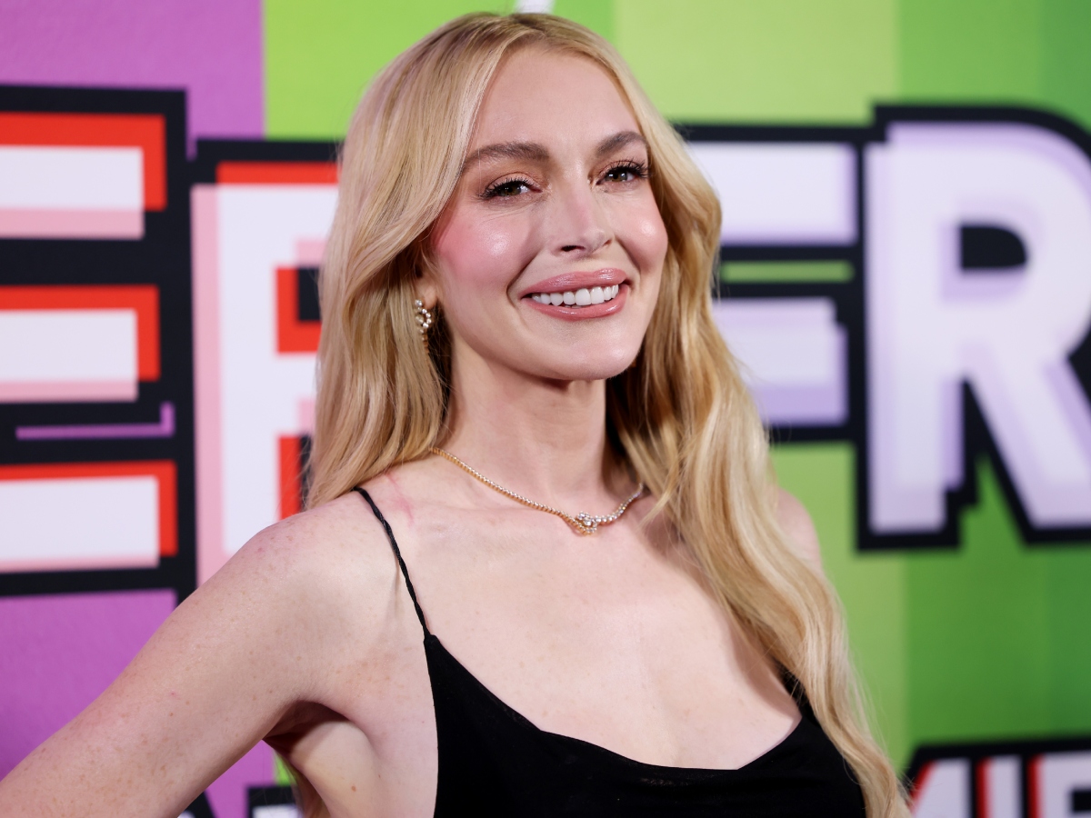 Το μακιγιάζ της Lindsay Lohan είναι cosy glam και έχει την απόχρωση των φθινοπωρινών φύλλων