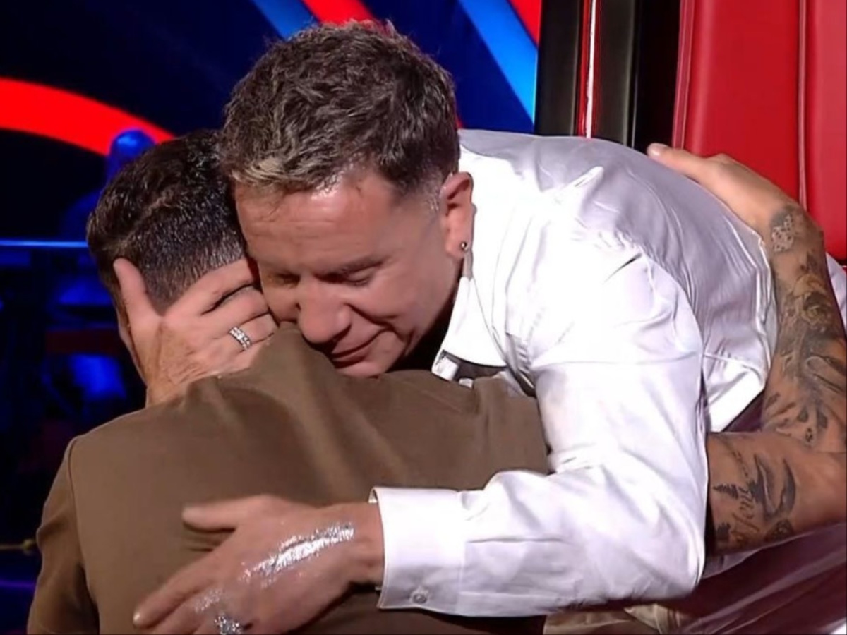 The Voice: «Λύγισε» ο Γιώργος Μαζωνάκης με τον 26χρονο που αποκλείστηκε – «Σε στεναχώρησα;»