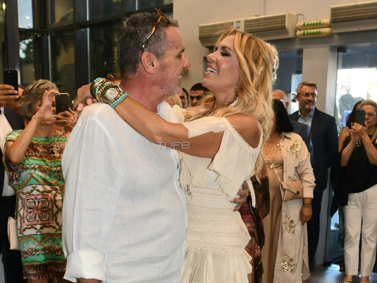 Μαίρη Μηλιαρέση: Παντρεύτηκε με πολιτικό γάμο τον σύντροφό της – Φωτογραφίες TLIFE