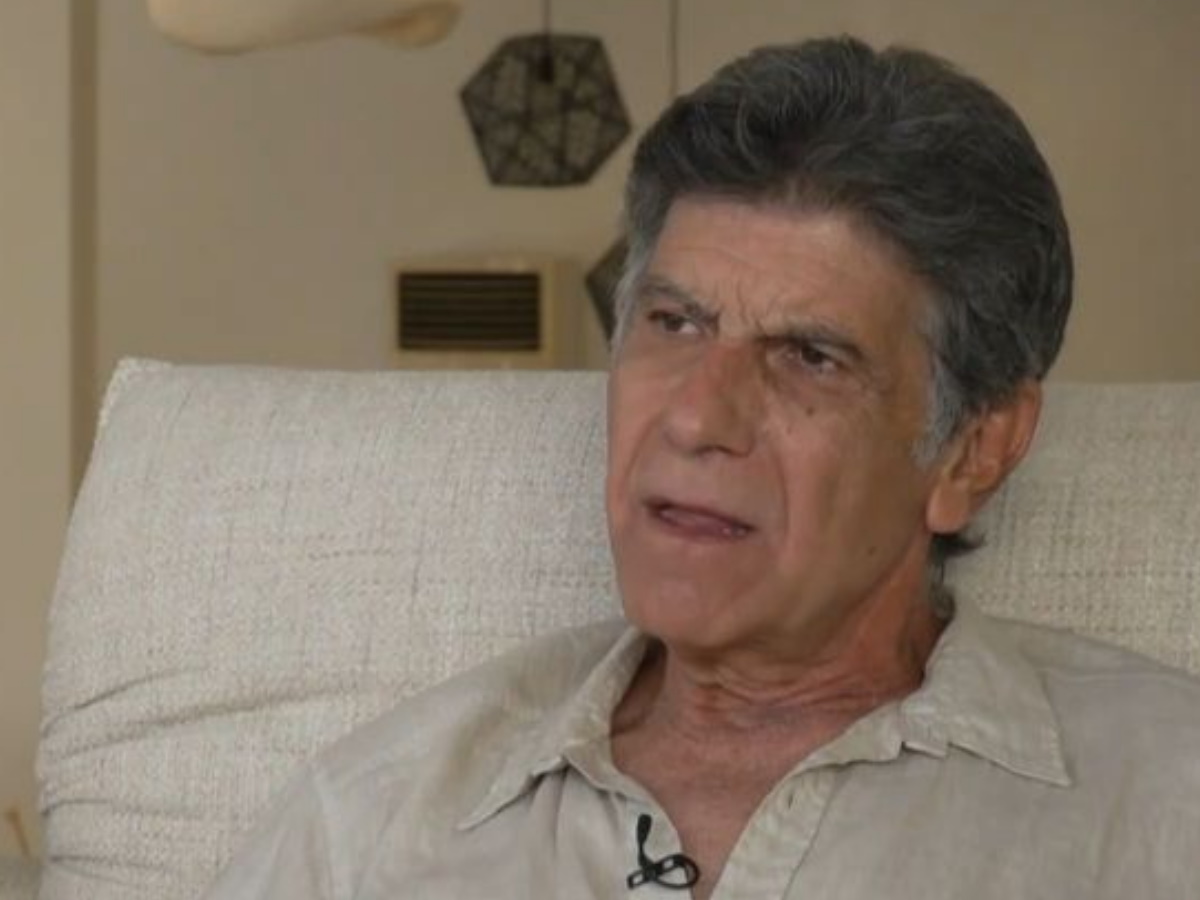 Γιάννης Μπέζος: «Ηθοποιοί μου λένε “κουράστηκα” και τους λέω “να πάνε στην οικοδομή να ξεκουραστούν”»